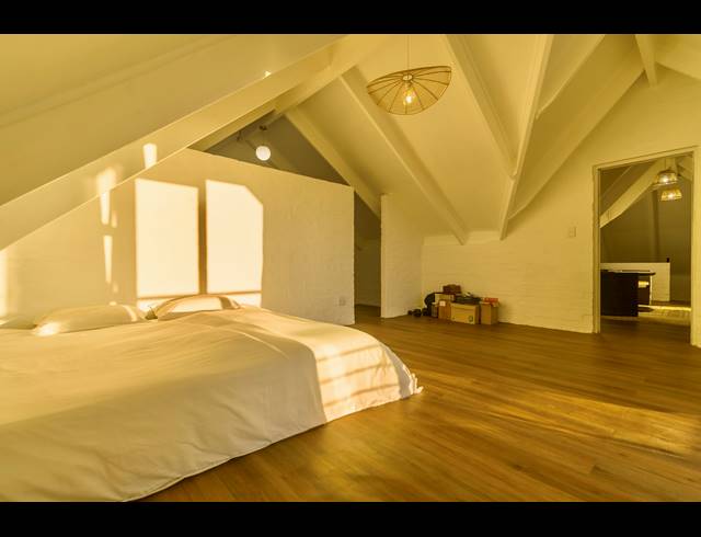5 BEDROOM HOUSE FOR SALE IN GROTTO BAY